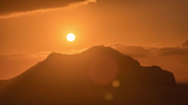 Pôr Sol Amorgos Ilha Timelapse Cima Grécia Tradicional Céu Laranja — Vídeo de Stock