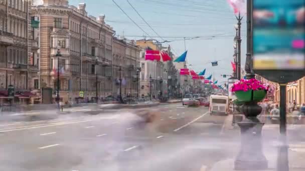 Atractivo Timelapse Que Muestra Bullicioso Tráfico Largo Nevsky Prospekt Cerca — Vídeos de Stock
