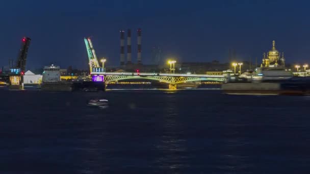 Omhelzing Van Witte Nachten Timelapse Blagoveshchensky Annunciation Bridge Geopend Petersburg — Stockvideo