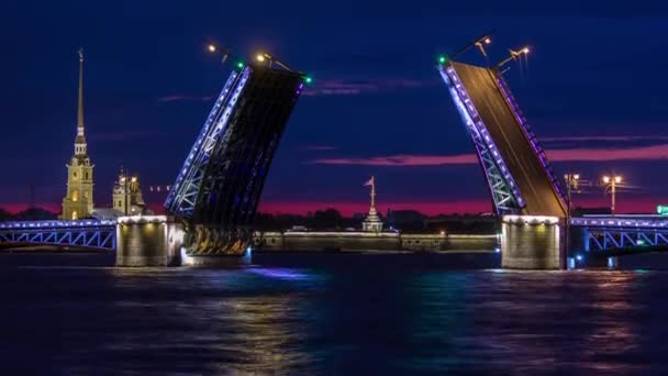 Der Romantische Blick Auf Die Geöffnete Palastbrücke Zwischen Dem Turm — Stockvideo