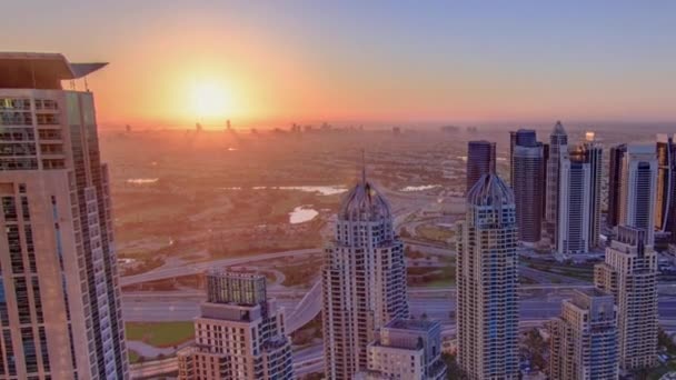 Рассвет Dubai Marina Буксирами Гаванью Яхтой Крыши Небоскреба Дубай Воздушная — стоковое видео