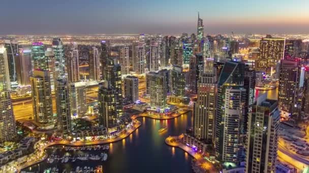 Dubai Marina Jachtów Dzień Nocy Zmiany Powietrza Panoramiczny Timelapse Świecące — Wideo stockowe