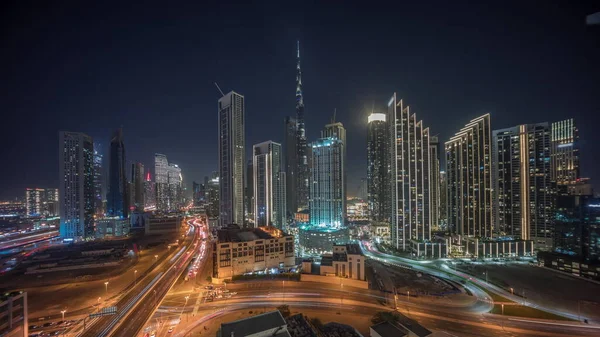 Dubai Şehir Merkezinin Havadan Panoramik Görüntüsü Gece Saatlerinde Aydınlatılmış Pek — Stok fotoğraf