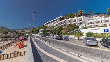 Panorama, Atlantik Okyanusu 'nun ortasındaki Susimbra Köyü' nün sahil ve kıyı şeridini gösteriyor. Plaj manzarası. Portekiz