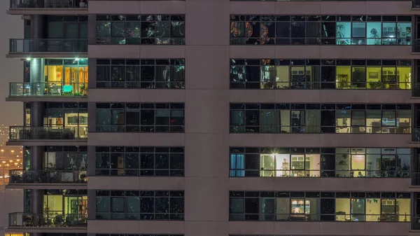 Windows Lampor Moderna Lägenhetsbyggnader Timelapse Natten Flervånings Skyskrapor Med Belysta — Stockfoto