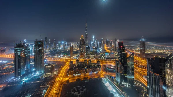 迪拜下城天际线和高速公路上最高塔楼的空中全景 智能城市的金融区和商业区 摩天大楼和高层大楼 — 图库照片