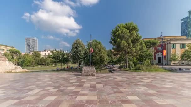 Panorama Que Muestra Monumento Skanderbeg Mezquita Ethem Bey Con Teatro — Vídeo de stock