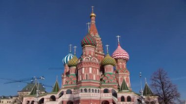 Rusya, Moskova 'daki Kızıl Meydan' dan St. Basils Katedrali 'nin gündüz vakti Hiperlapası. Landmark 'ın Simgesel Güzellik ve Tarihi Anlamını Yakalıyorum