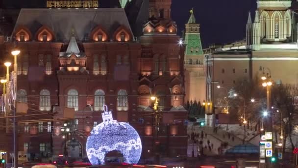 Timelapse Christmas Installation Manezhnaya Square Historical Museum Kremlin Towers Seen — Vídeo de stock