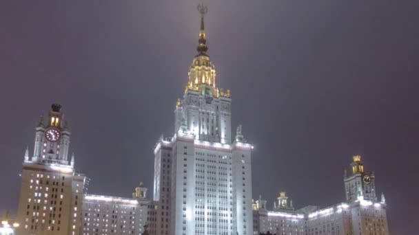 Główny Budynek Moskiewskiego Uniwersytetu Stanowego Wzgórzach Sparrow Zimową Noc Hiperlapsu — Wideo stockowe