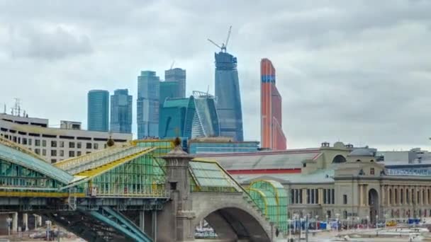 Estación Tren Kievskiy Puente Bogdan Khmelnitskiy Timelapse Panorámica Hiperlapso Con — Vídeos de Stock