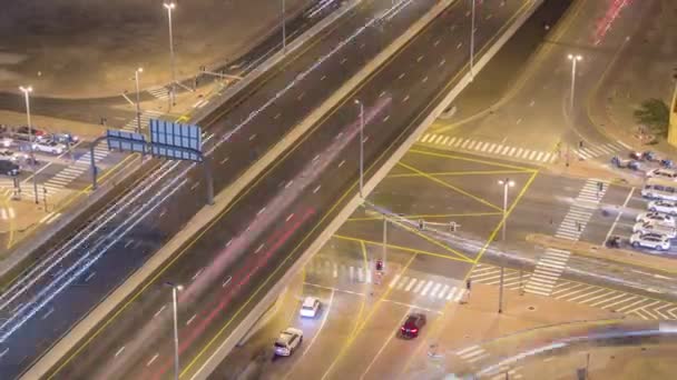 Vista Aérea Superior Concurrida Intersección Carreteras Cruces Tráfico Dubai City — Vídeos de Stock