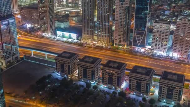 Ψηλά Κτίρια Στην Οδό Sheikh Zayed Στο Ντουμπάι Εναέρια Νύχτα — Αρχείο Βίντεο
