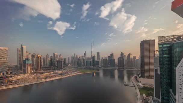 Luftpanoramablick Auf Dubai Business Bay Und Downtown Während Des Ganzen — Stockvideo