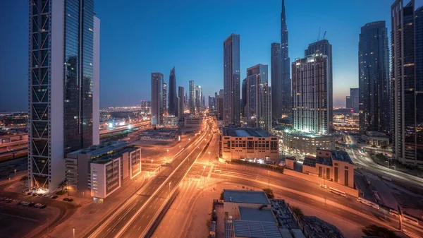 Dubai Şehir Merkezinin Gökyüzü Görüntüsü Gece Gündüz Geçiş Zamanlarıyla Birlikte — Stok fotoğraf