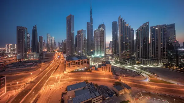 Dubai Şehir Merkezinin Hava Panoramik Görüntüsü Gece Gündüz Geçiş Zamanlarında — Stok fotoğraf