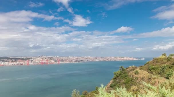 Panorama Che Mostra Paesaggio Urbano Lisbona Timelapse Fiume Tago Vista — Video Stock