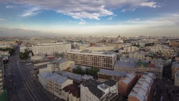 在俄罗斯新阿尔巴特市日落前的多云天气下 从莫斯科市中心的屋顶俯瞰全景 — 图库视频影像