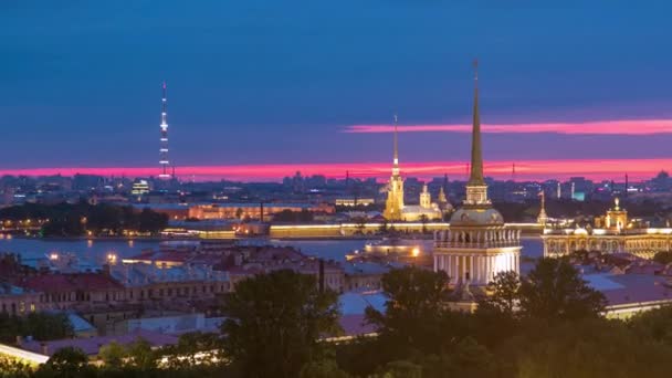 Vista Noturna Colunata Catedral Isaacs Revela Centro Histórico São Petersburgo — Vídeo de Stock
