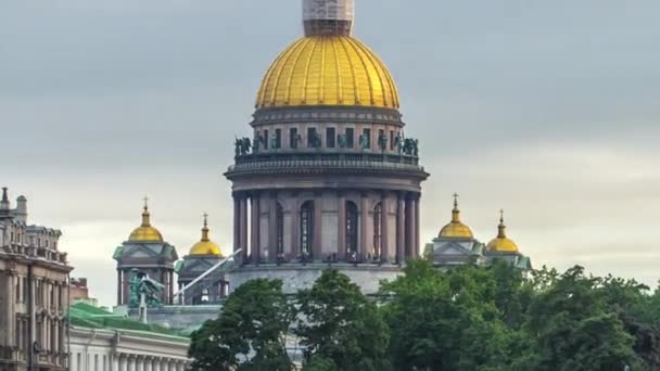 Bij Zonsondergang Sint Petersburgs Grootste Kathedraal Sint Isaacs Kathedraal Van — Stockvideo