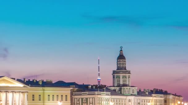 日出前的时间 昆斯卡米拉大楼和城市景观从海军海滨观看 俄罗斯第一博物馆 始建于1727年 灯火通明 — 图库视频影像