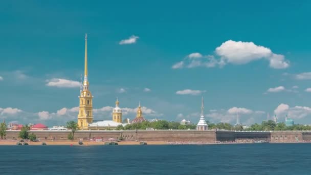 Río Neva Flanqueado Por Pedro Pablo Fortaleza San Petersburgo Rusia — Vídeos de Stock