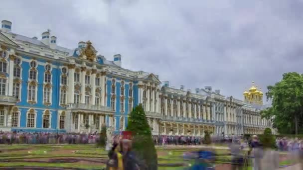 タイムラプスハイパーラプスは ロシア サンクトペテルブルクの南東25キロにあるツァルスコエ セロプーシキンに位置するロココの宝石 キャサリン宮殿の壮大さをキャプチャします — ストック動画