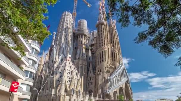 Sagrada Familia Leleplezve Timelapse Ikonikus Római Katolikus Templom Hyperlapse Barcelonában — Stock videók
