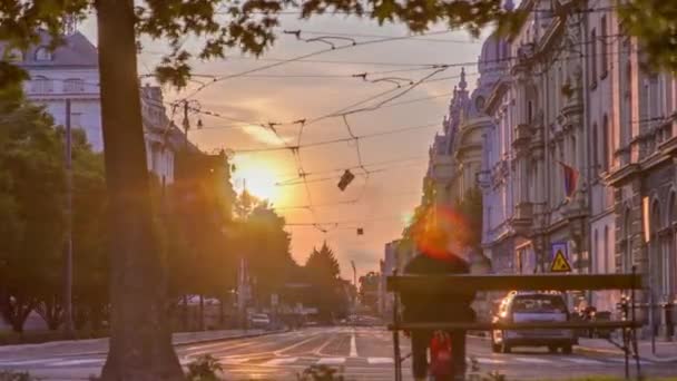 Street Sunset Croatian Capital Zagreb People Sitting Bench Tree Road — Vídeo de Stock