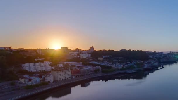 Douro Nehri Panoramik Zaman Diliminin Simgesel Bölgesinde Gün Doğumu Dünyaca — Stok video