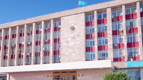 Rada Miasta Astana Square Timelapse Hyperlapse Vibrant Blue Sky Backdrop — Wideo stockowe
