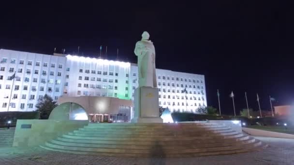 Sultan Beibars Monument Night Timelapse Hyperlapse Atyrau City Kazachstan Aanschouw — Stockvideo
