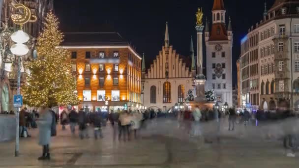 Marienplatz Starou Mnichovskou Radnicí Altes Rathaus Talburgskou Bránou Osvětlená Věž — Stock video