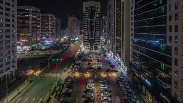 Bostadsbyggnader Och Modern Stadsarkitektur Abu Dhabi Antenn Timelapse Hela Natten — Stockvideo
