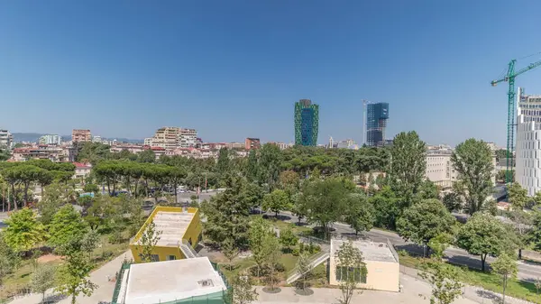 Panorama Que Muestra Paisaje Urbano Tirana Con Sus Coloridos Edificios —  Fotos de Stock