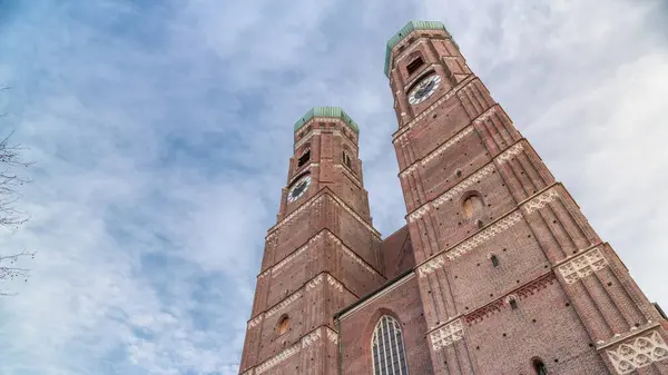 Frauenkirche Templom Külseje Épület Óváros Téren Münchenben Keresi Perspektíva Timelapse — Stock Fotó