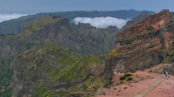 Pemandangan Udara Atas Awan Dari Lereng Pico Arieiro Madeira Portugal — Stok Video