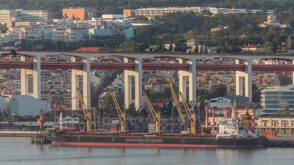 Embarcação Carga Vazia Espera Carga Linha Tempo Porto Lotes Guindastes — Fotografia de Stock