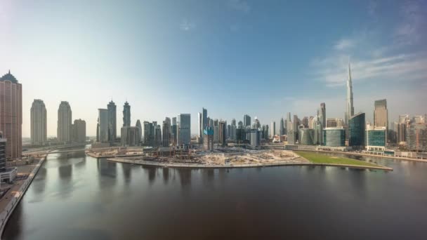 Cityscape Com Arranha Céus Dubai Business Bay Canal Água Timelapse — Vídeo de Stock