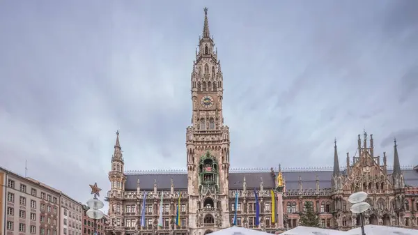 Marienplaz Óváros Tér Városháza Időeltolódással Neues Rathaus Városháza Óratornya Glockenspiel — Stock Fotó