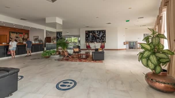 Panorama Showing Interior Lobby Hotel Reception Daytime Timelapse Set Sofas — Stock Video