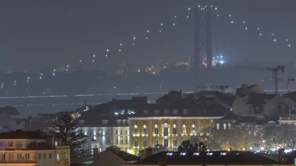Barrio Alto Doğru Hava Görüntüsü Nisan Köprüsü Gecesi Zamanlaması Lizbon — Stok video