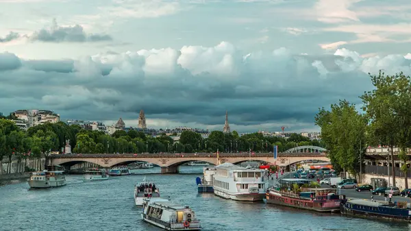 Champ Mars Bahçeleriyle Trocadero Birbirine Bağlıyor Eyfel Kulesi Yakınlarındaki Seine — Stok fotoğraf
