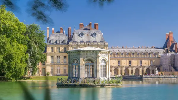 Royal Hunting Castle Fontainbleau Timelapse Hyperlapse Reflection Water Pond Palace — Stock Photo, Image