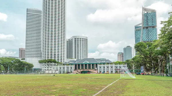 Skyline Singapore Recreation Club Skyscrapers Background Timelapse Hyperlapse Green Lawn — Stock Photo, Image