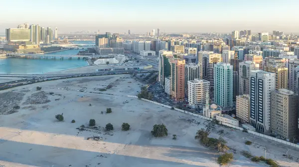 Luftaufnahme Des Stadtzentrums Von Abu Dhabi Von Oben Tag Nacht — Stockfoto