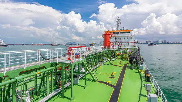 Green Deck Tanker Blue Cloudy Sky Timelapse Red Crane Pipe — Stock Photo, Image