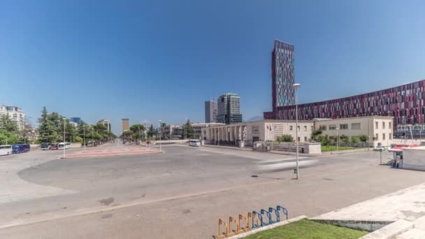 Panorama Mostrando Tráfego Deshmoret Kombit Boulevard Tirana Timelapse Rua Principal — Vídeo de Stock