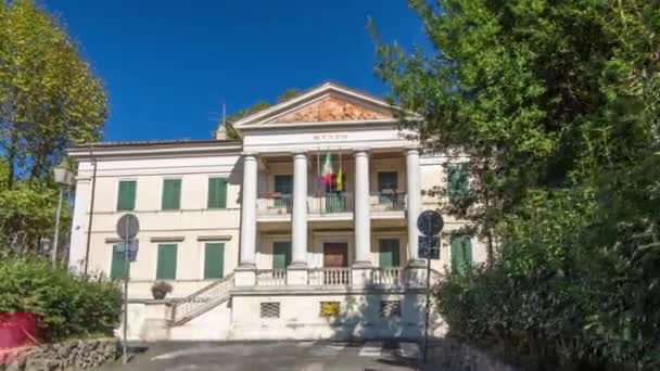 イタリアのアルバノラジーレにあるヴィラ フェルジョーリフロントビューのタイムラプスハイパーラプス チャーミングタウン 博物館 — ストック動画