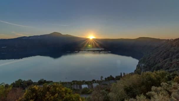 Dawn Albano Lake Panoramische Timelapse Van Kust Bij Sunrise Provincie — Stockvideo